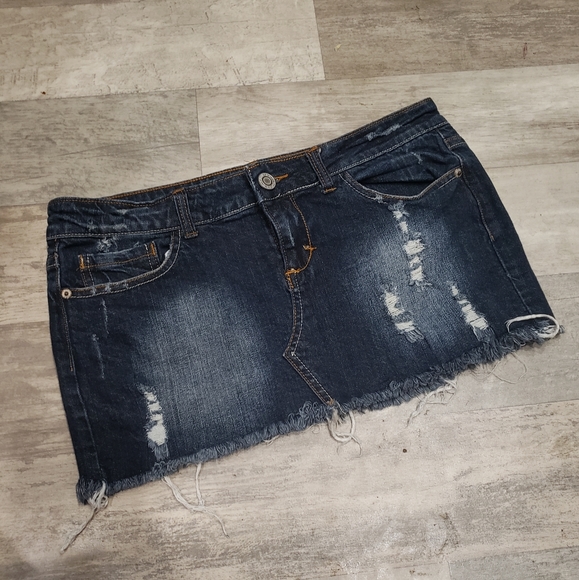 Denim frayed skirt - Picture 1 of 3